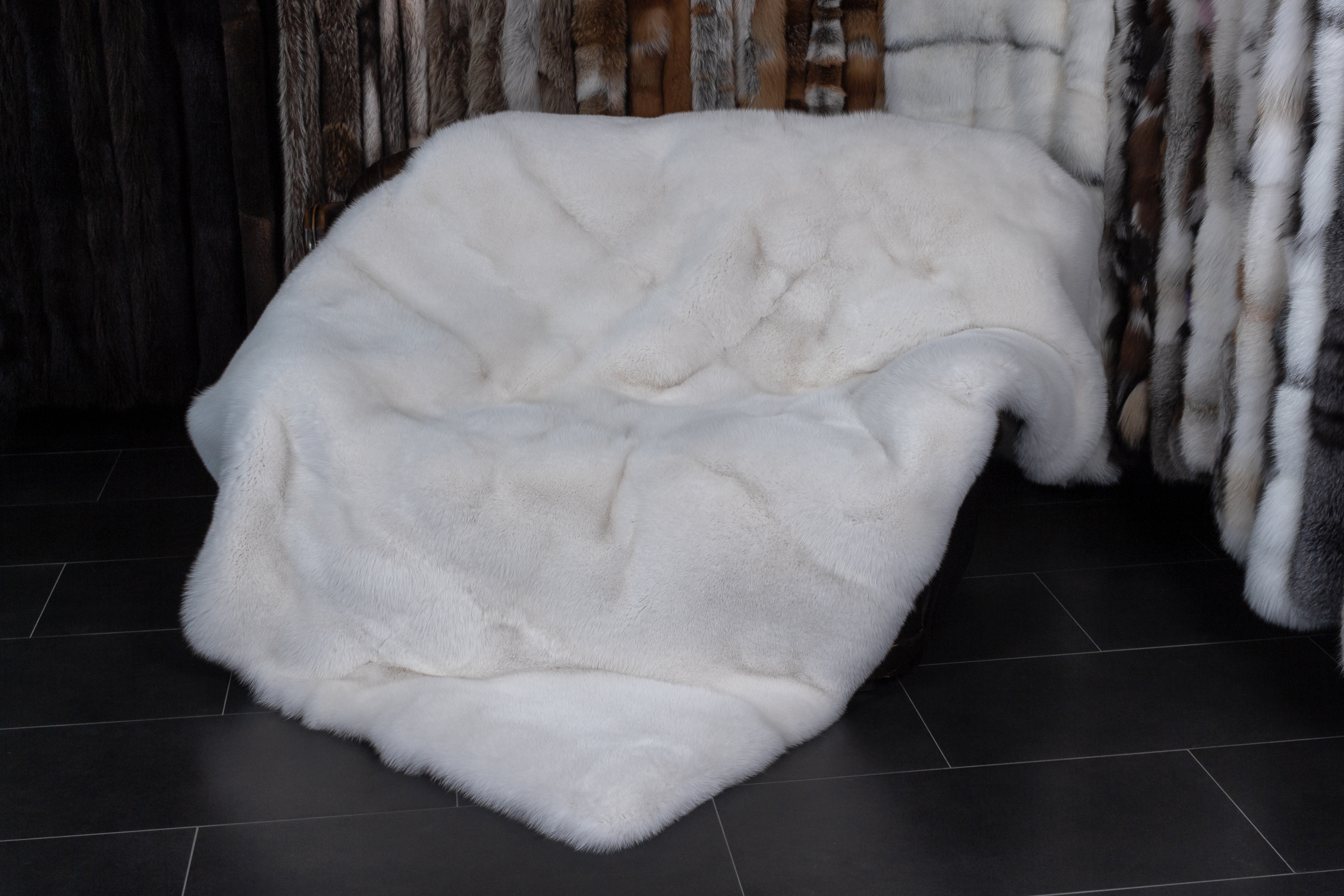 Shadow Fox Fur Blanket with plucked Mink Lining in white