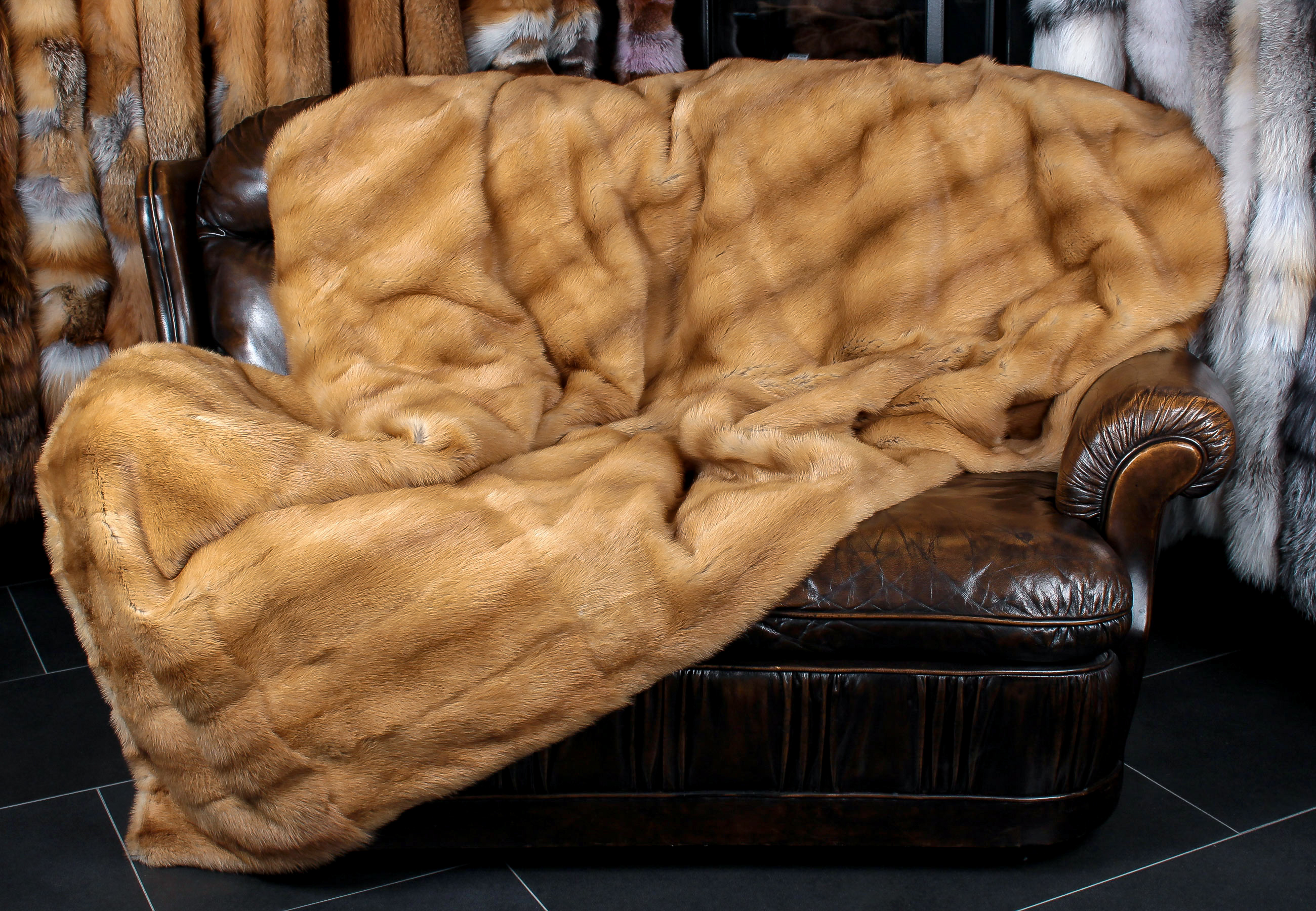2-1450-Wiesel-Felldecke-Russische-Kolinskys Weasel Fur Blanket - Russian Kolinskys