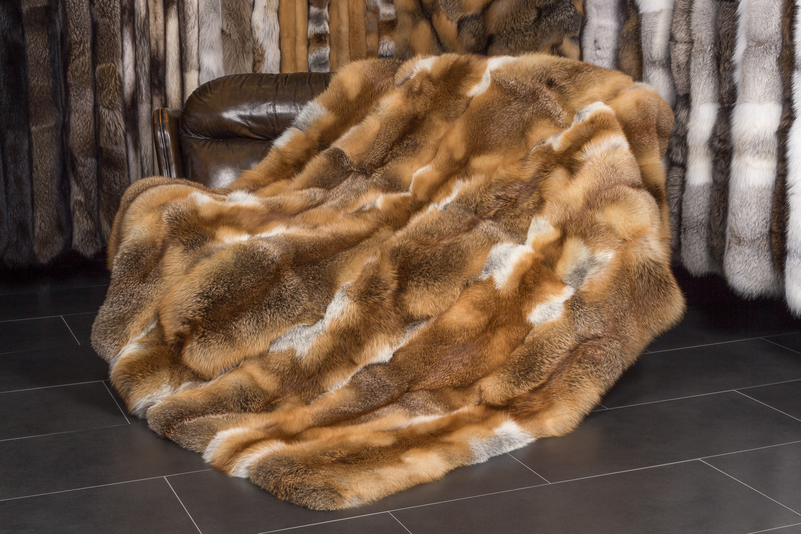 1-567-Rotfuchs-Felldecke-aus-europaeischem-Rotfuchs-Paustian Genuine European Red Fox Fur Blanket "Davos"