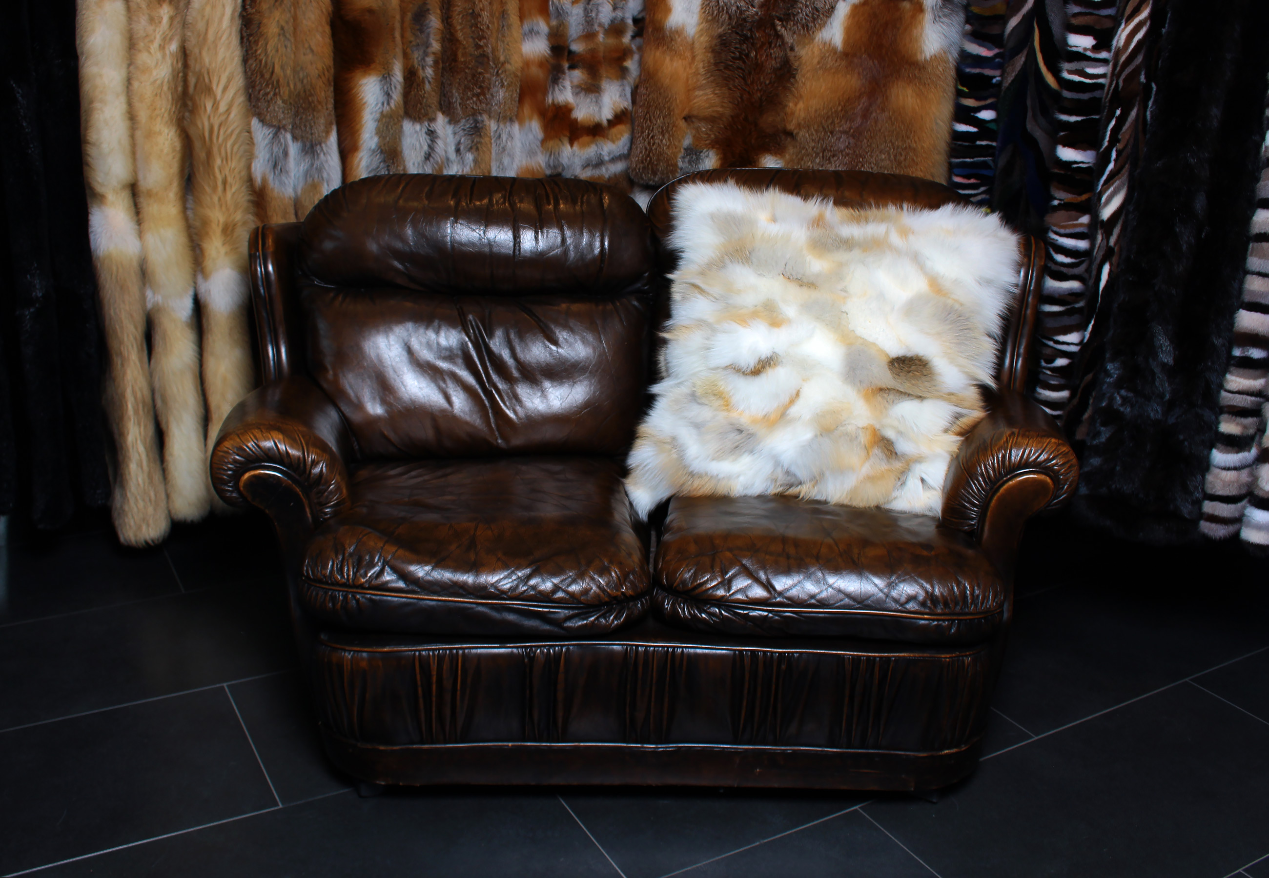 2-1778-Golden-Island-Echtfell-Fuchskissen Golden Island Real Fur Fox Pillow