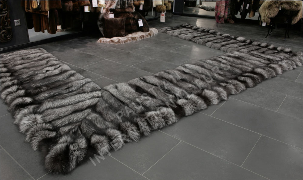 Silver Fox Rug SAGA Silver Fox Fur bedside rug - Natural