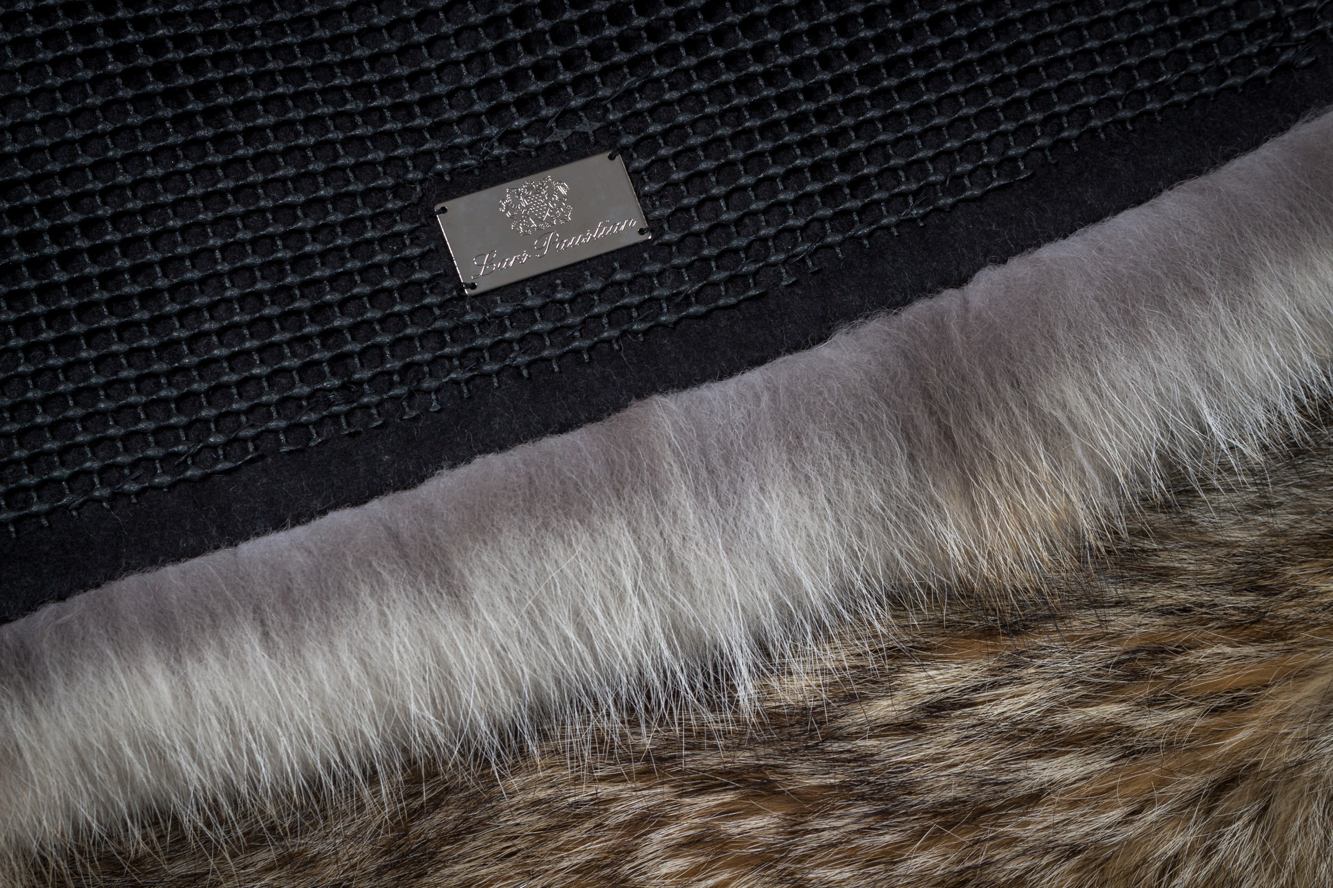 Canadian Coyote Fur Carpet - Round Shape