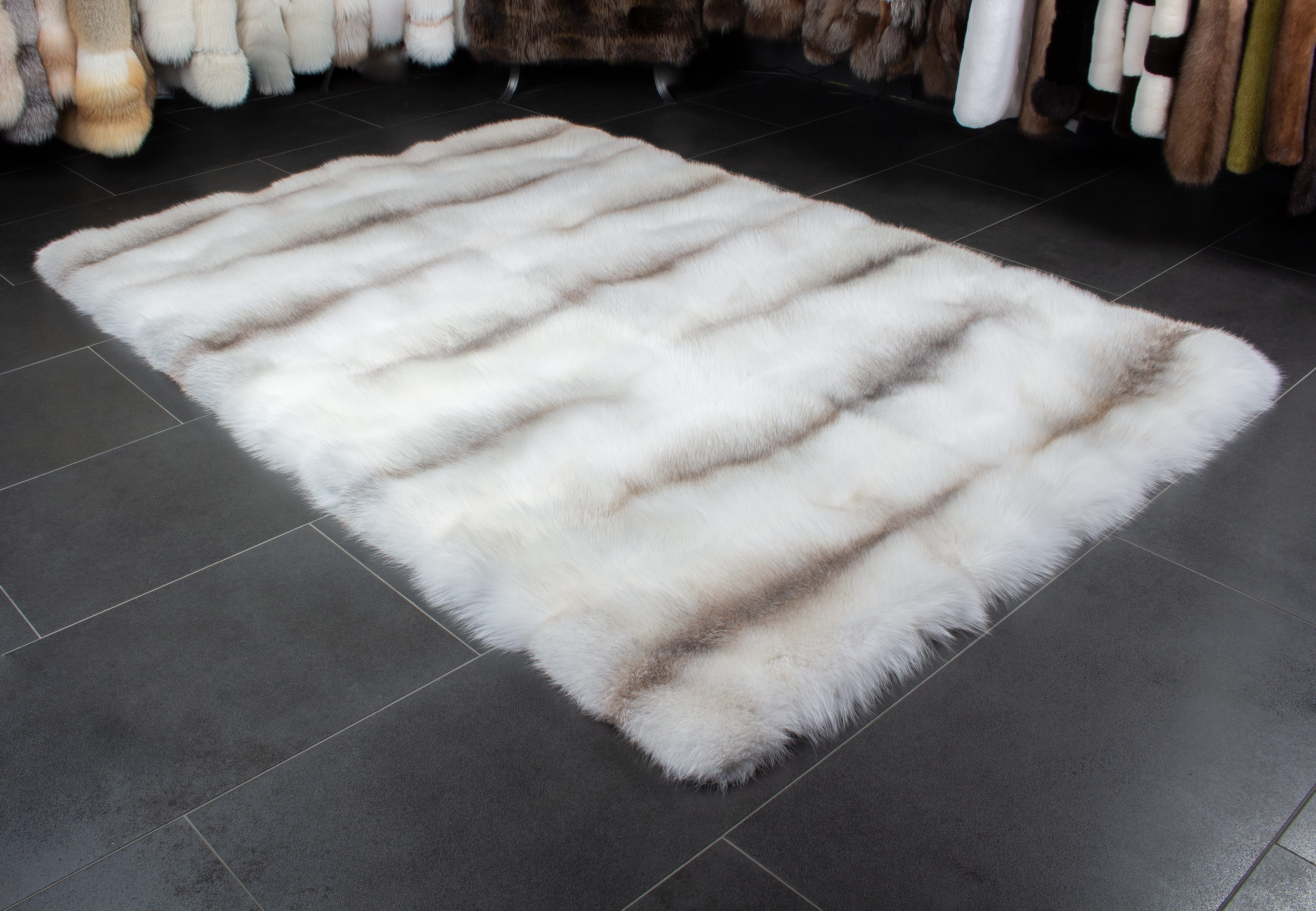 1-6354-Fawnlight-Fuchs-Fellteppich-Echtfell-Teppich-Natur-Wohndecke Fawnlight Fox Fur Rug (SAGA Fur)