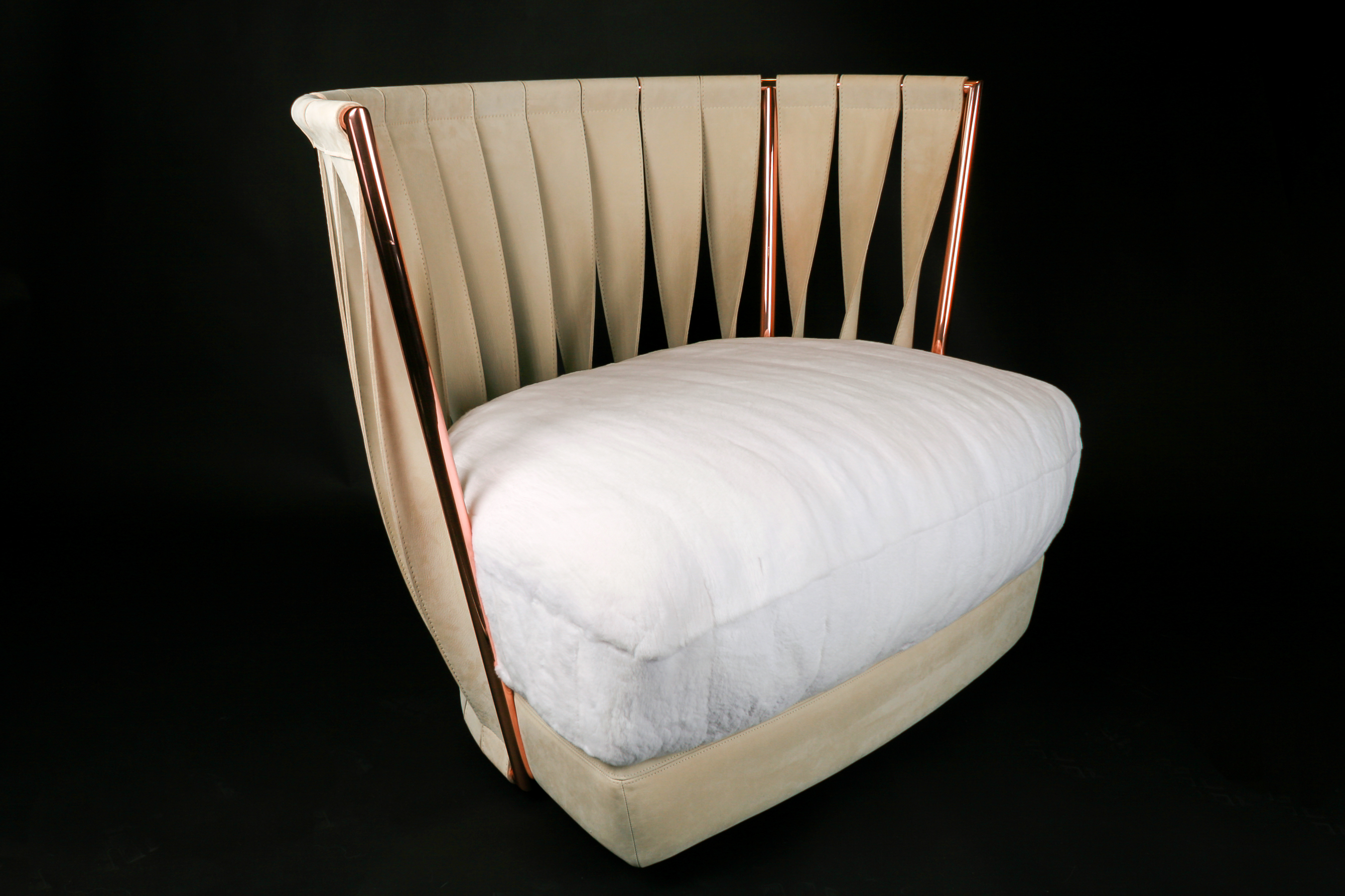 1-1938-Sessel-Nerz-Fellkissen-Kupferelementen Fur Armchair with Mink Seat Cushions