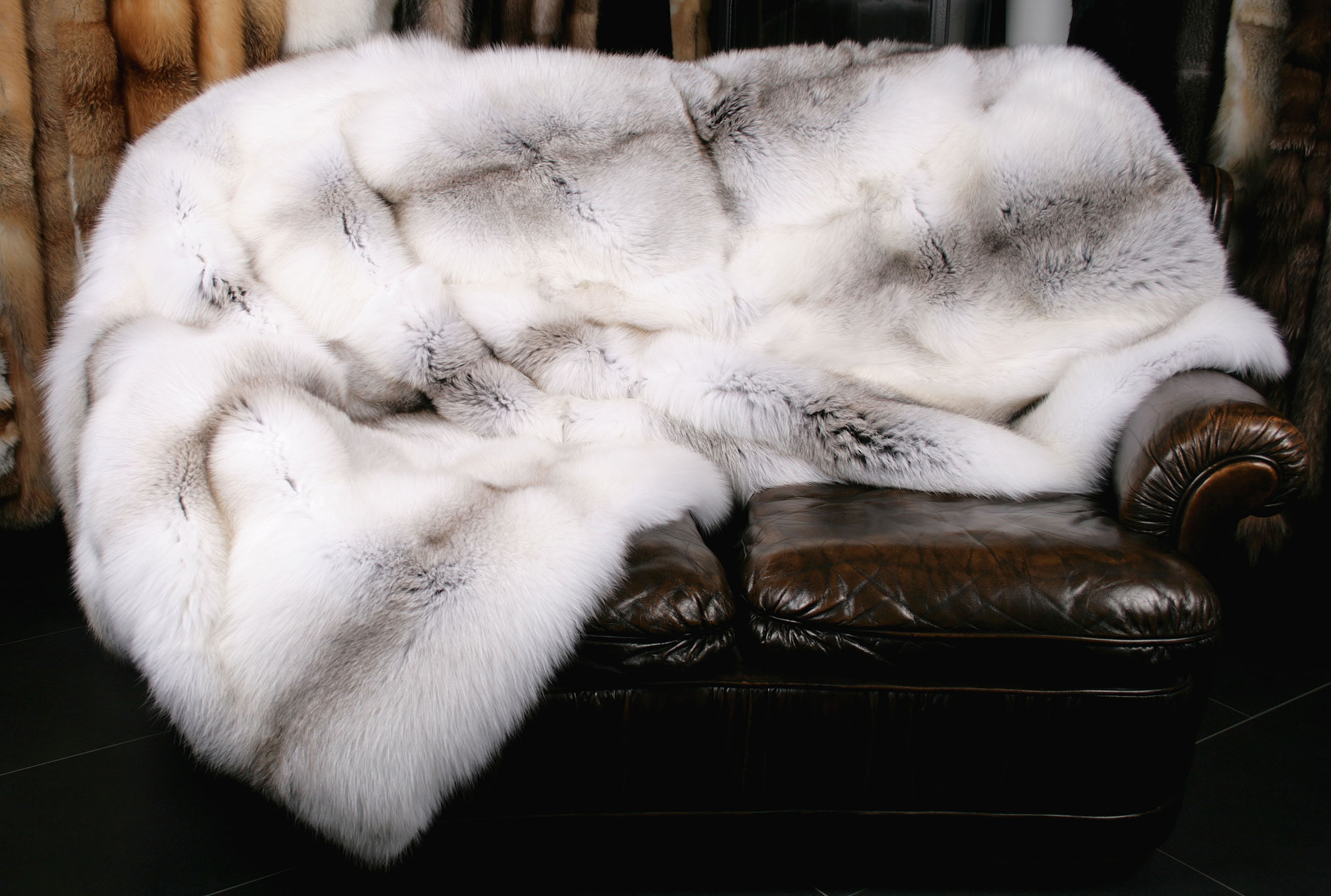 5-504-fawn-light-Felldecke-fawnlight SAGA Fawn light fur blanket
