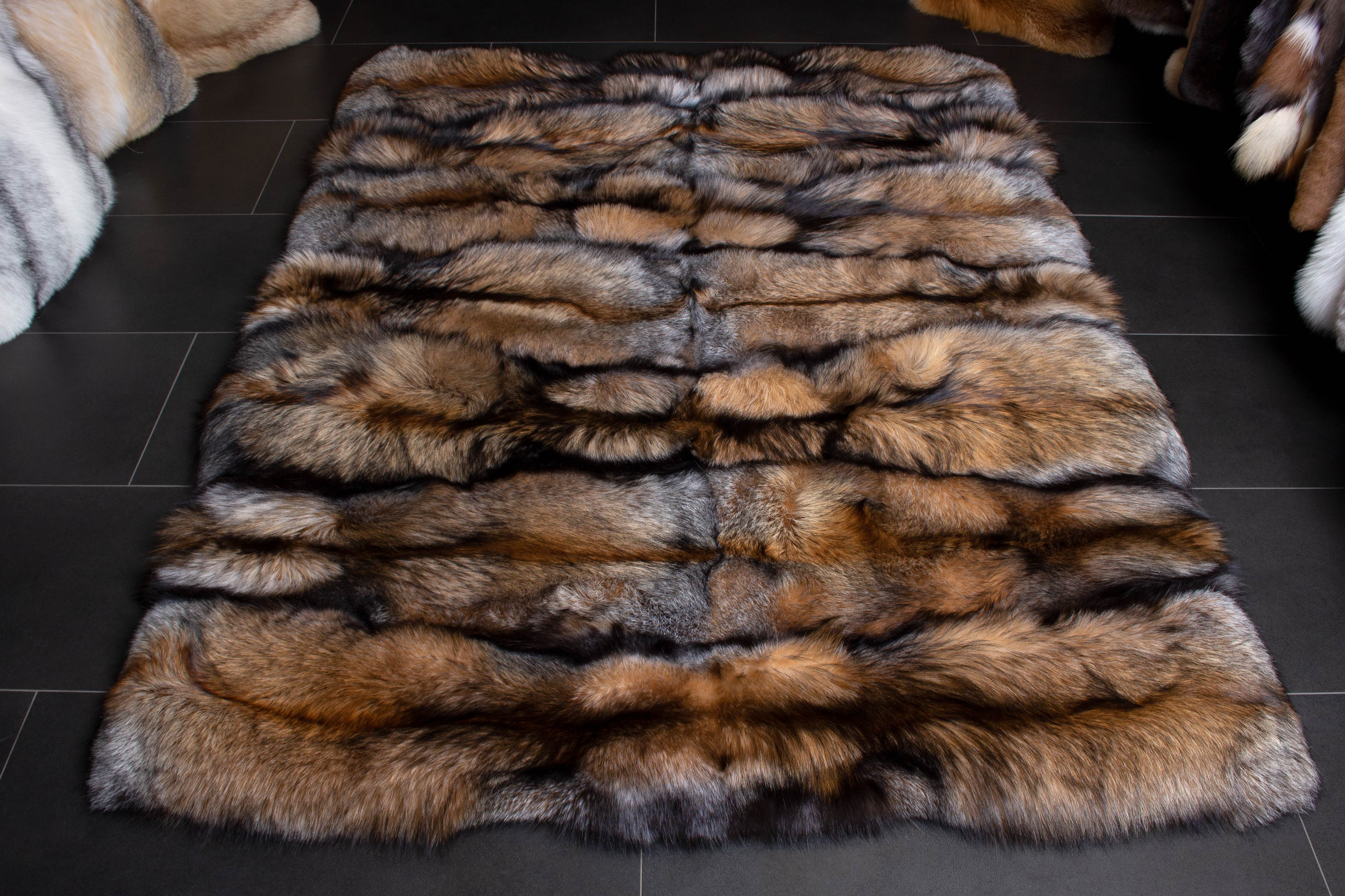 2-2995-Smokey-Echtfell-Fuchsteppich-Felle-Smokey-Fuchs-Lars-Paustian Genuine Fox Fur Carpet from Smokey Fox Skins