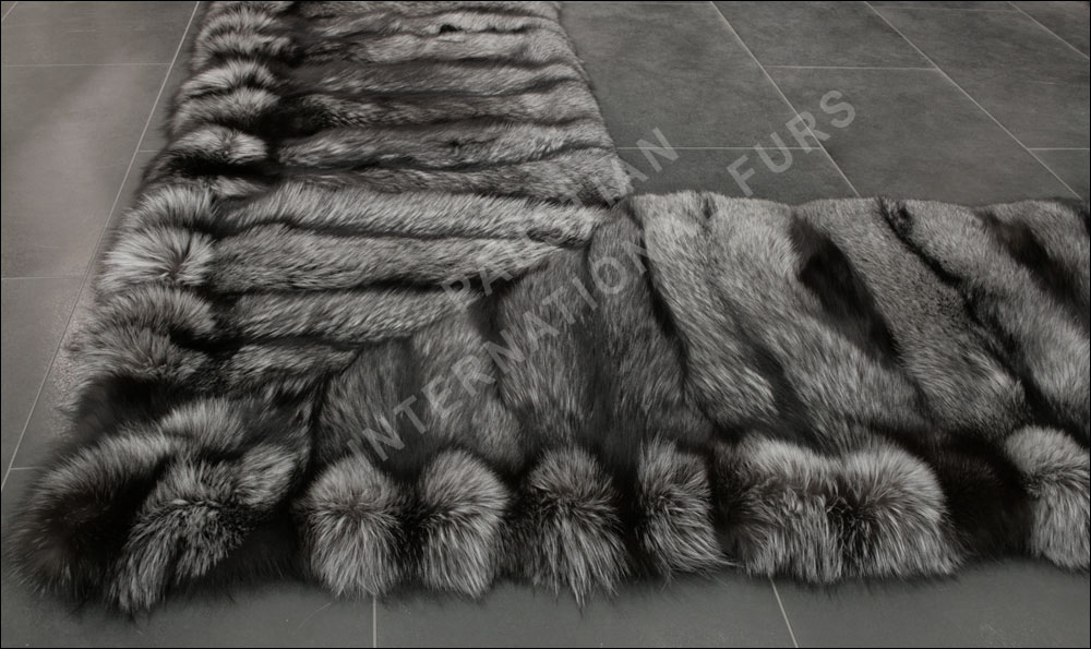 SAGA Silver Fox Fur bedside rug - Natural