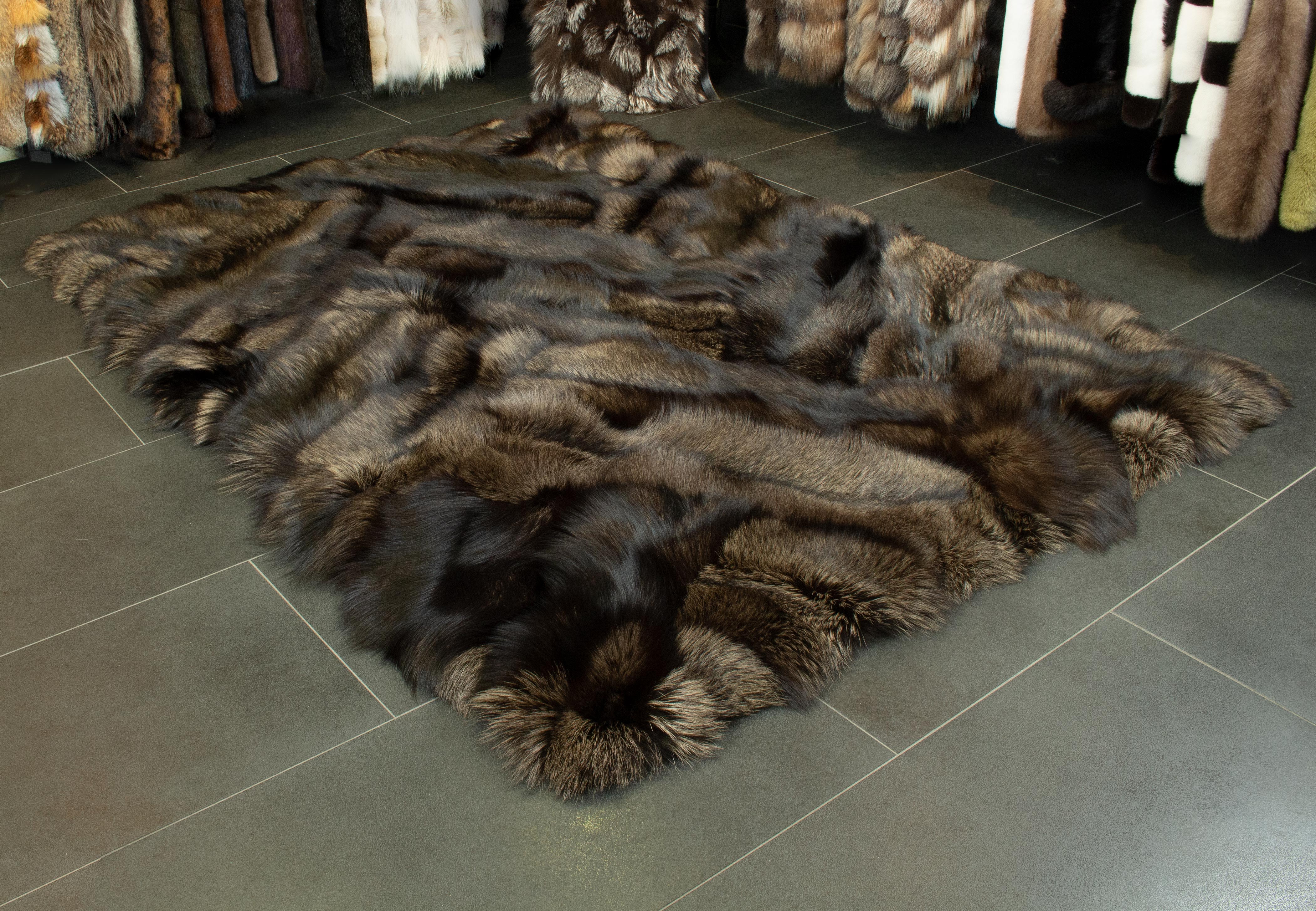 1-6085-Patchwork-Fellteppich-skandinavischen-Silberfuechsen-Echtfell-Teppich Fur Rug made with Silver Foxes in gray-brown