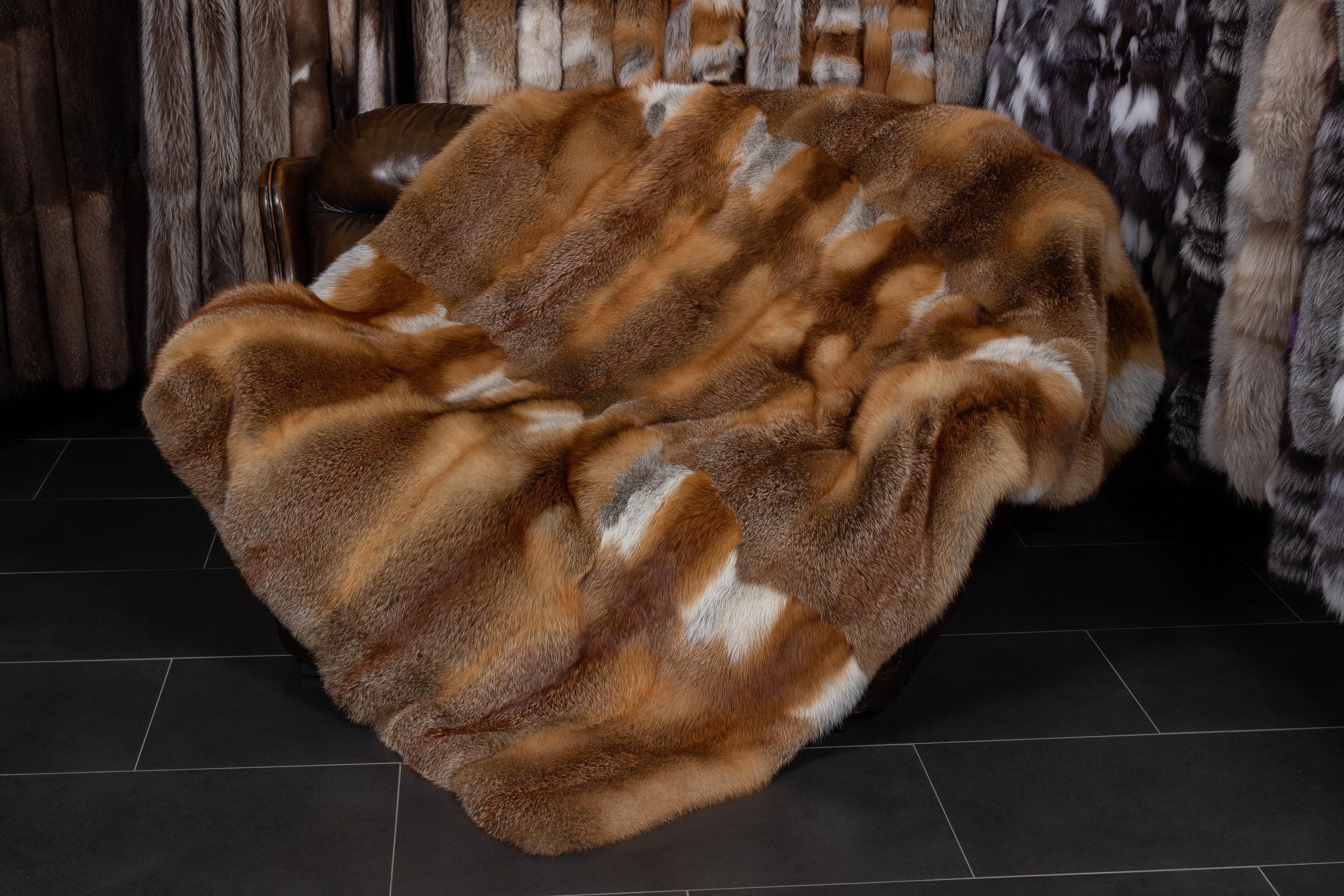 2-7152-Europaeische-Rotfuchs-Felldecke-Lars-Paustian European Red Fox Fur Blanket