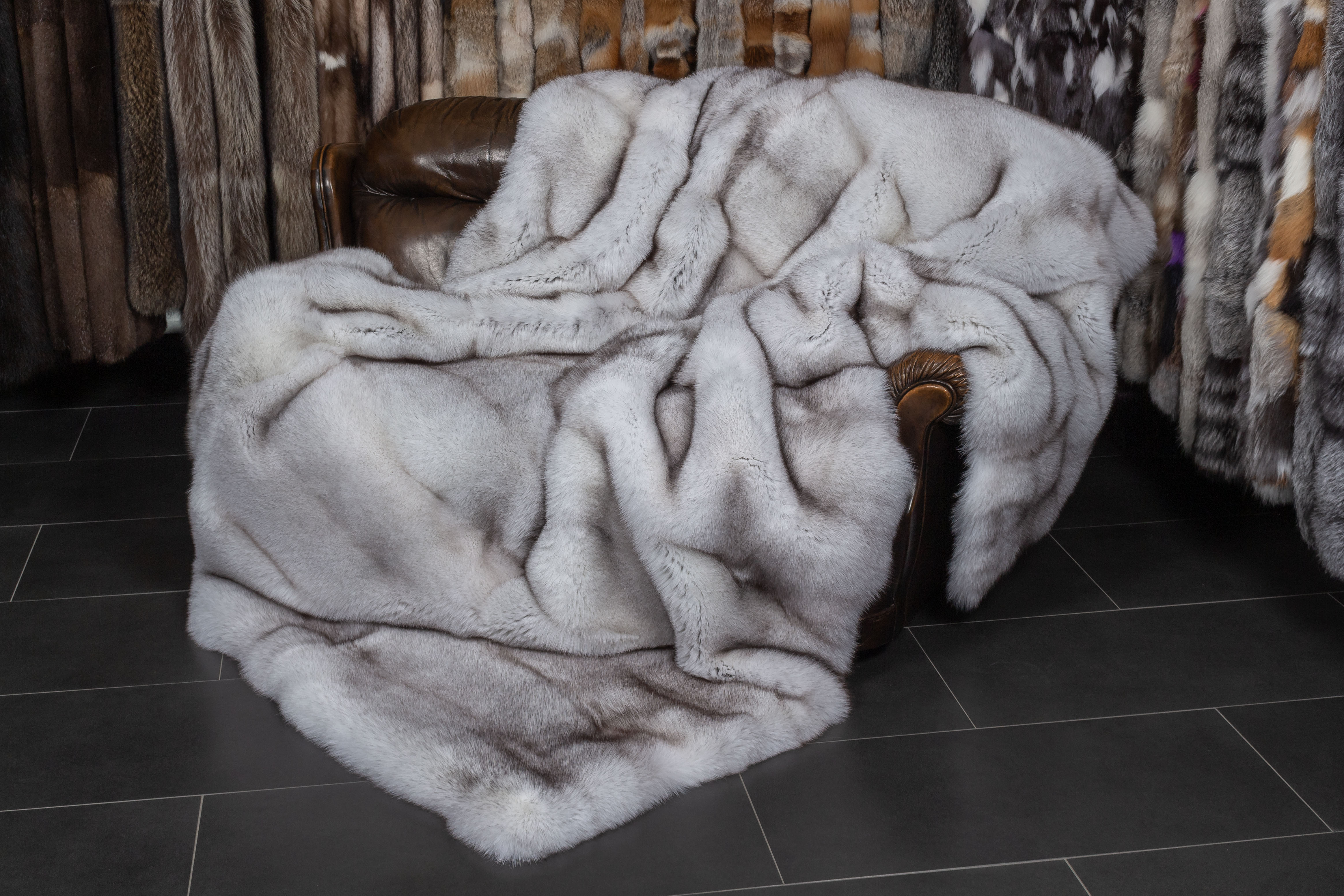 SAGA Blue Fox Fur Blanket - Natural