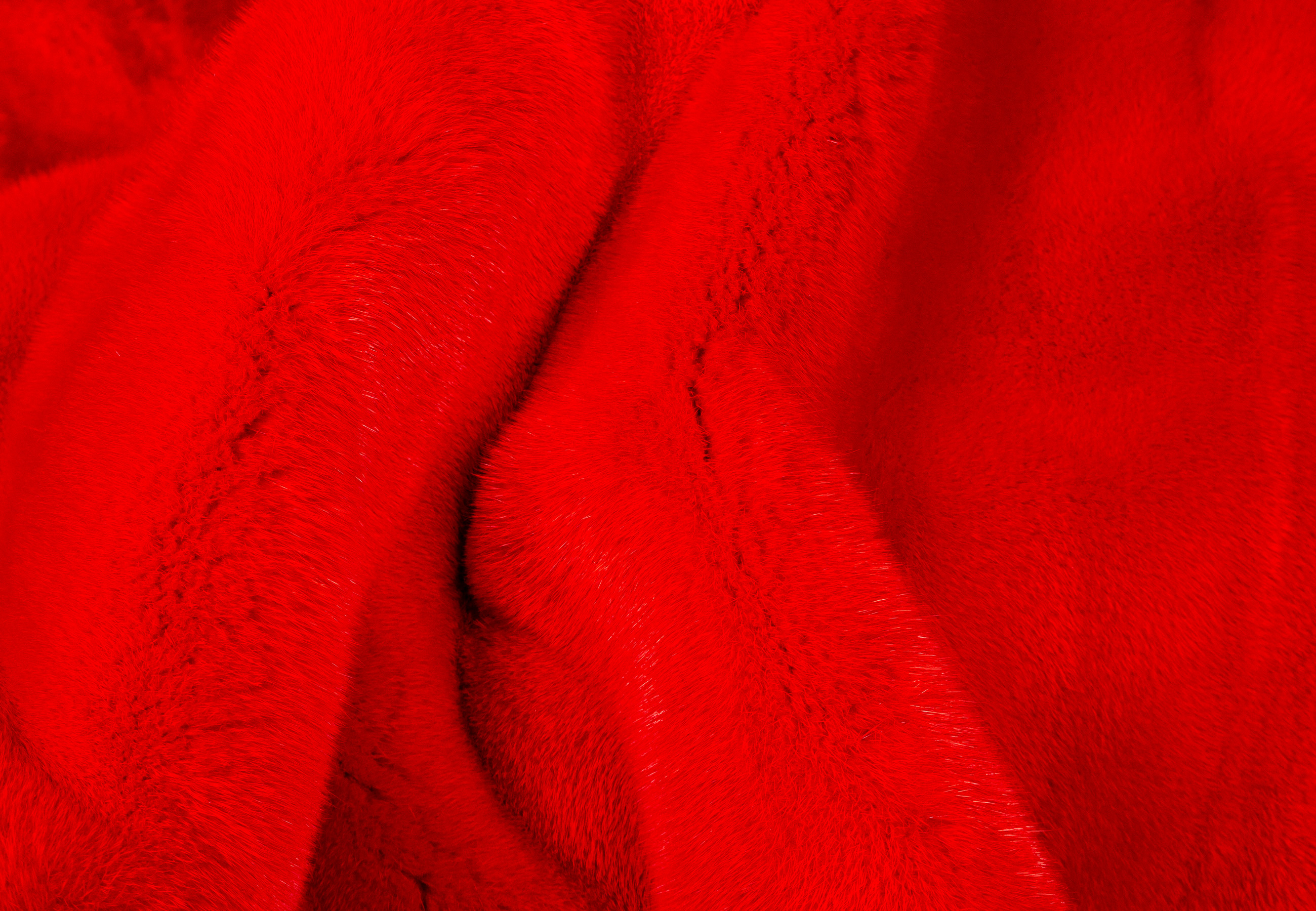 Elegant Mink Fur Throw in Red