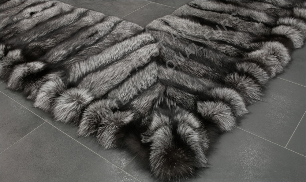 SAGA Silver Fox Fur bedside rug - Natural