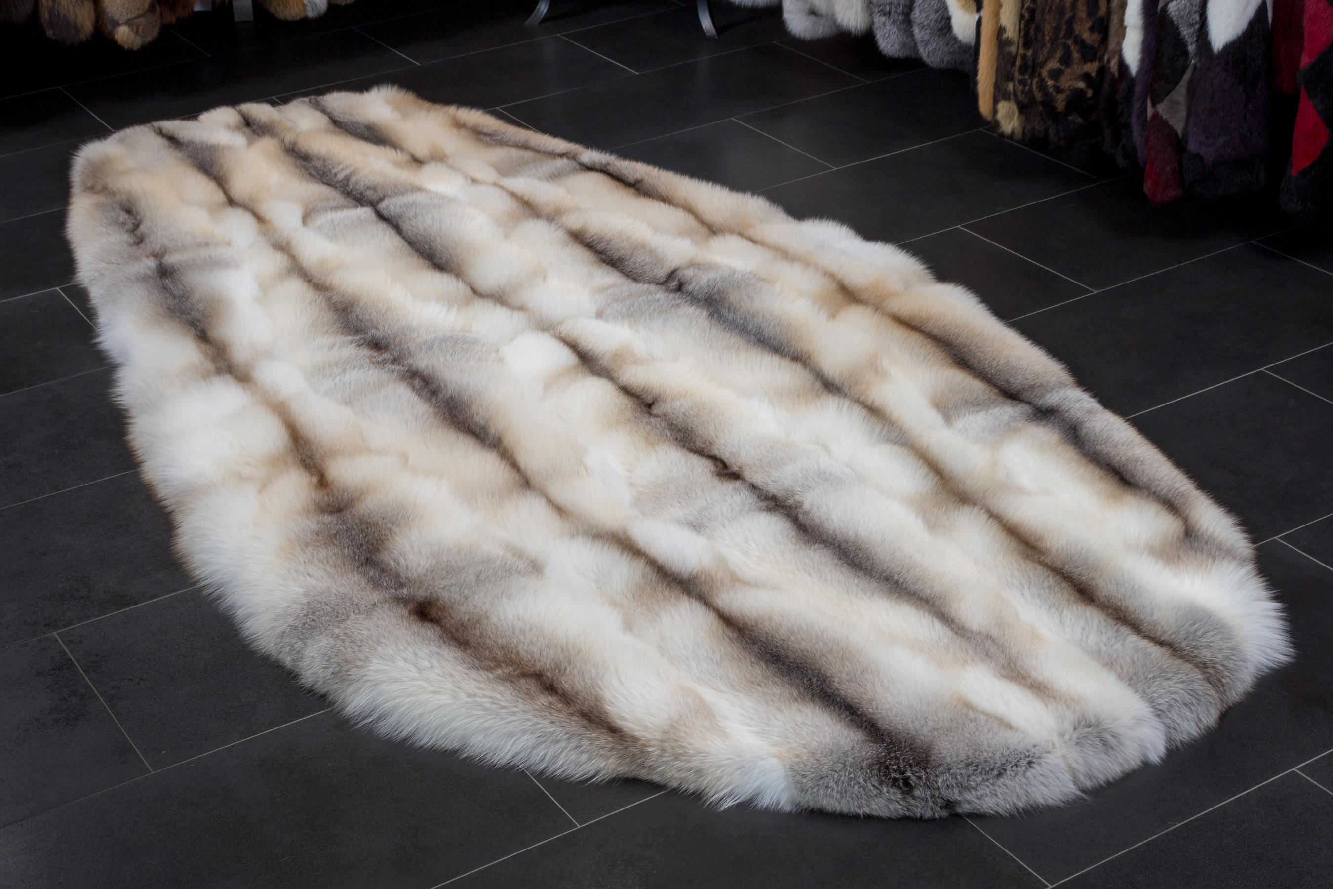 1-1730-Fawnlight-Fuchs-Teppich-Oval Fawnlight Fox Rug - Oval Shape