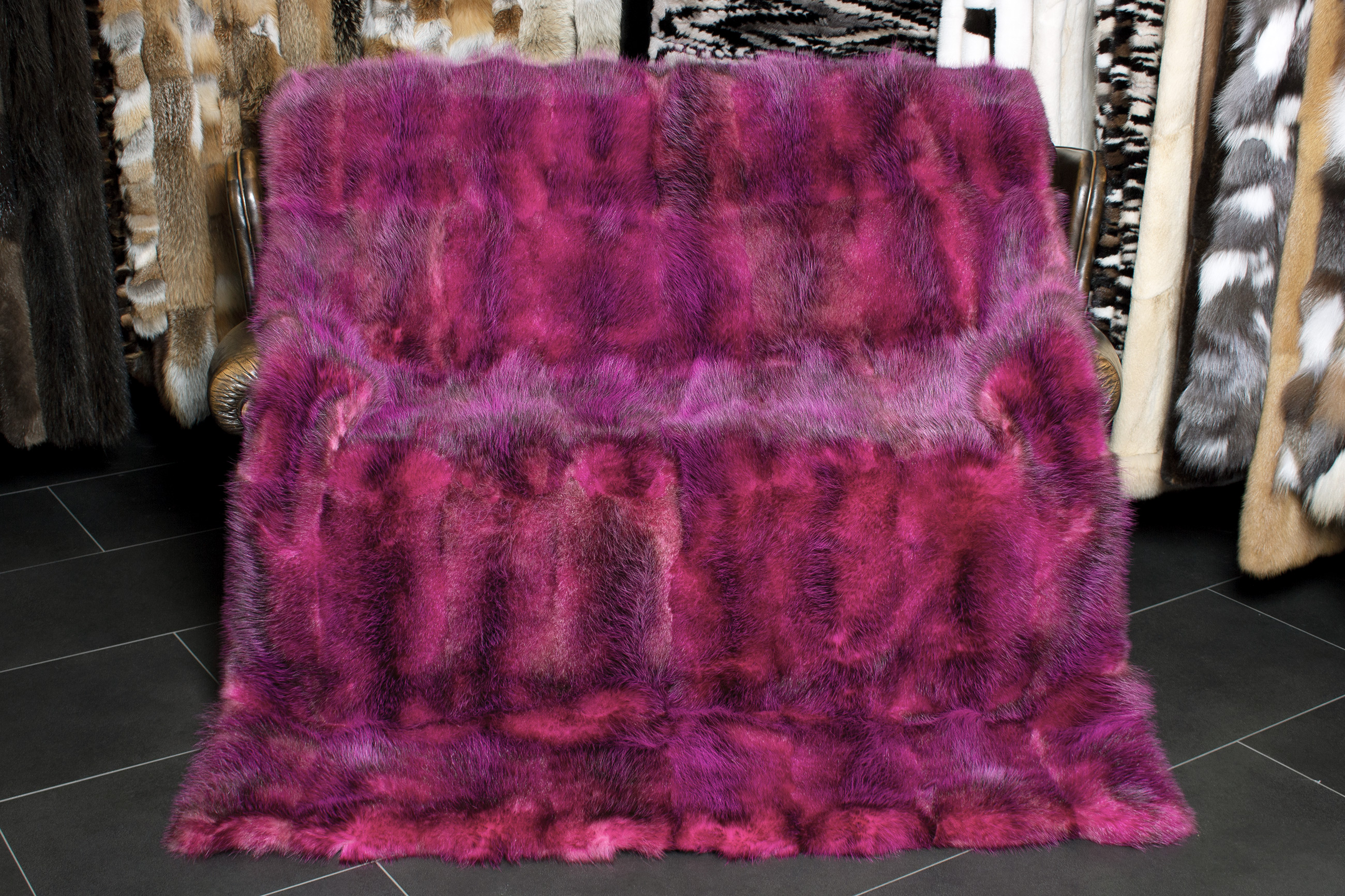 5-1760-Opossum-Echtfell-Pelz-Decke-Pink-Lars-Paustian American Possum Real Fur Blanket in Pink