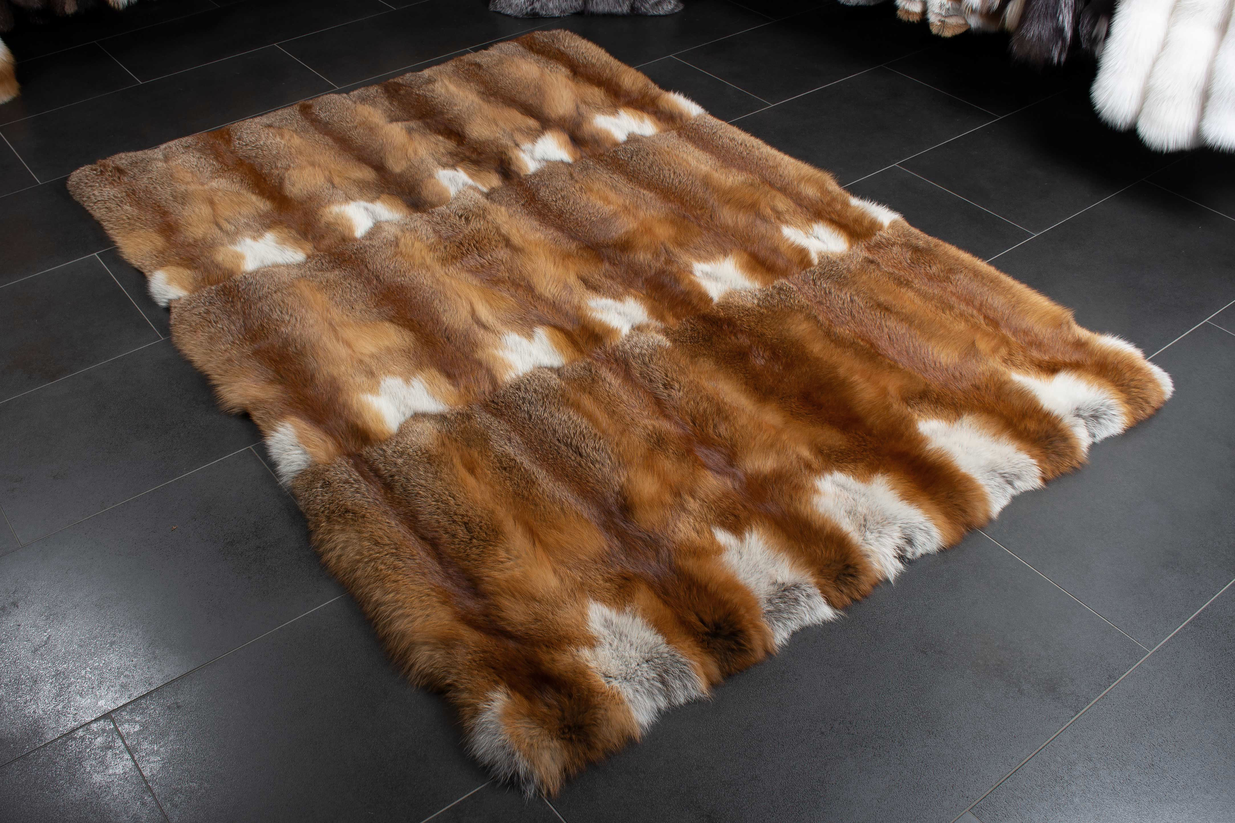 1-1485-europaeischer-Rotfuchs-Fellteppich-Echtfelle-Paustian European Red Fox Fur Rug - Natural Color