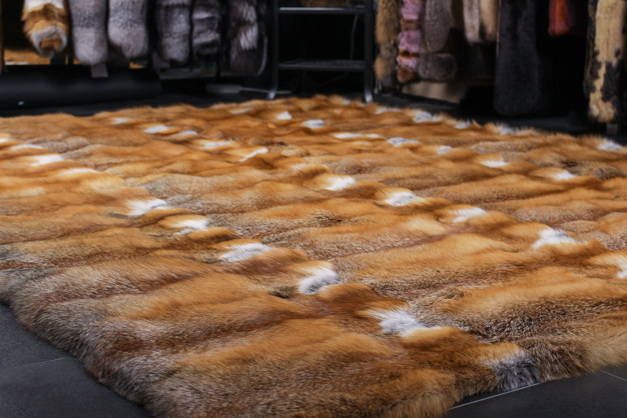 4-1560-Kanadischer-Rotfuchs-Pelzteppich European Red Fox Fur Carpet