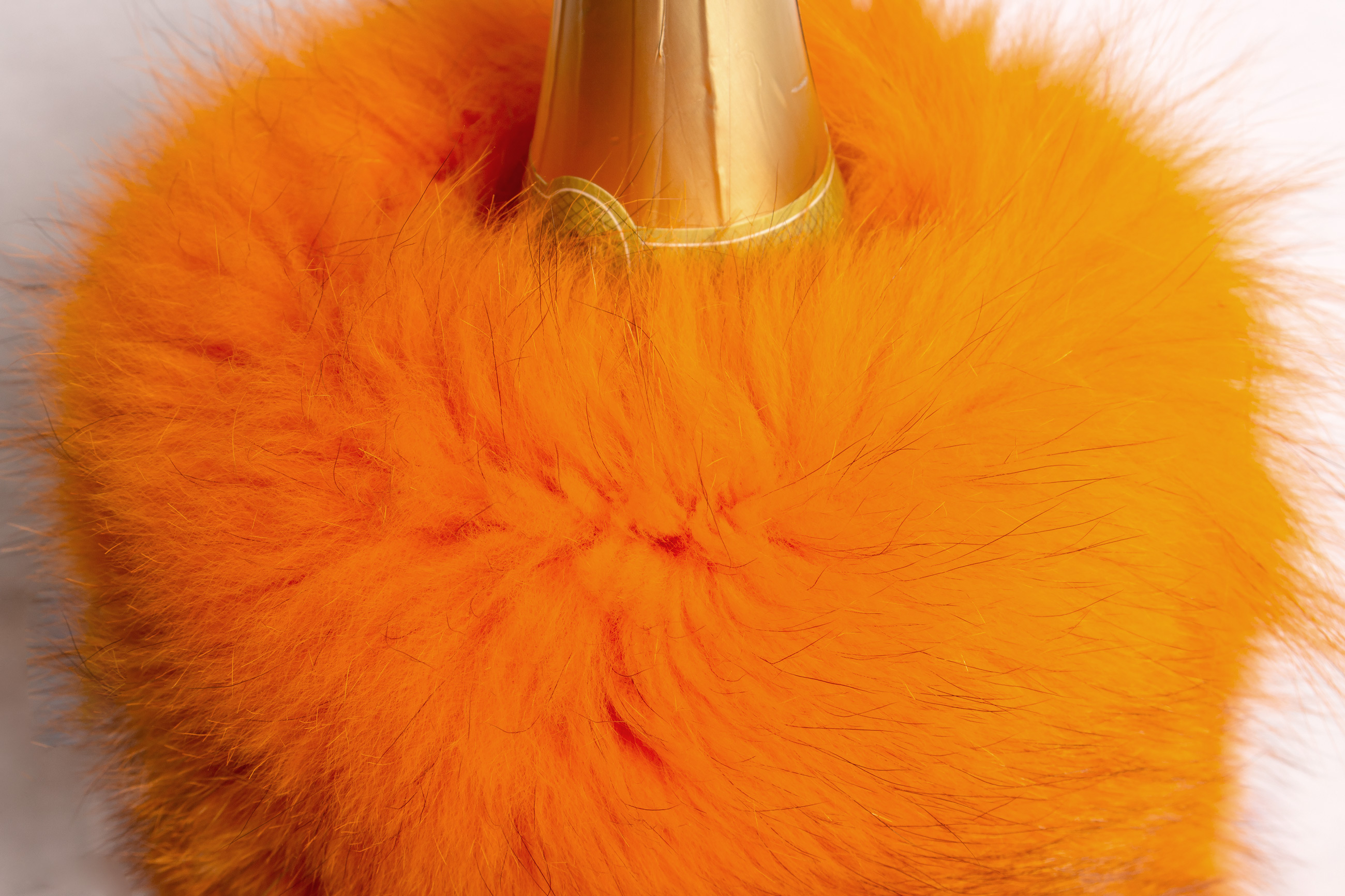 3-7010-Rotfuchs-Echtpelz-Sekt-K-hler-Orange-Lars-Paustian Orange Red Fox Wine Chiller - Genuine Fur