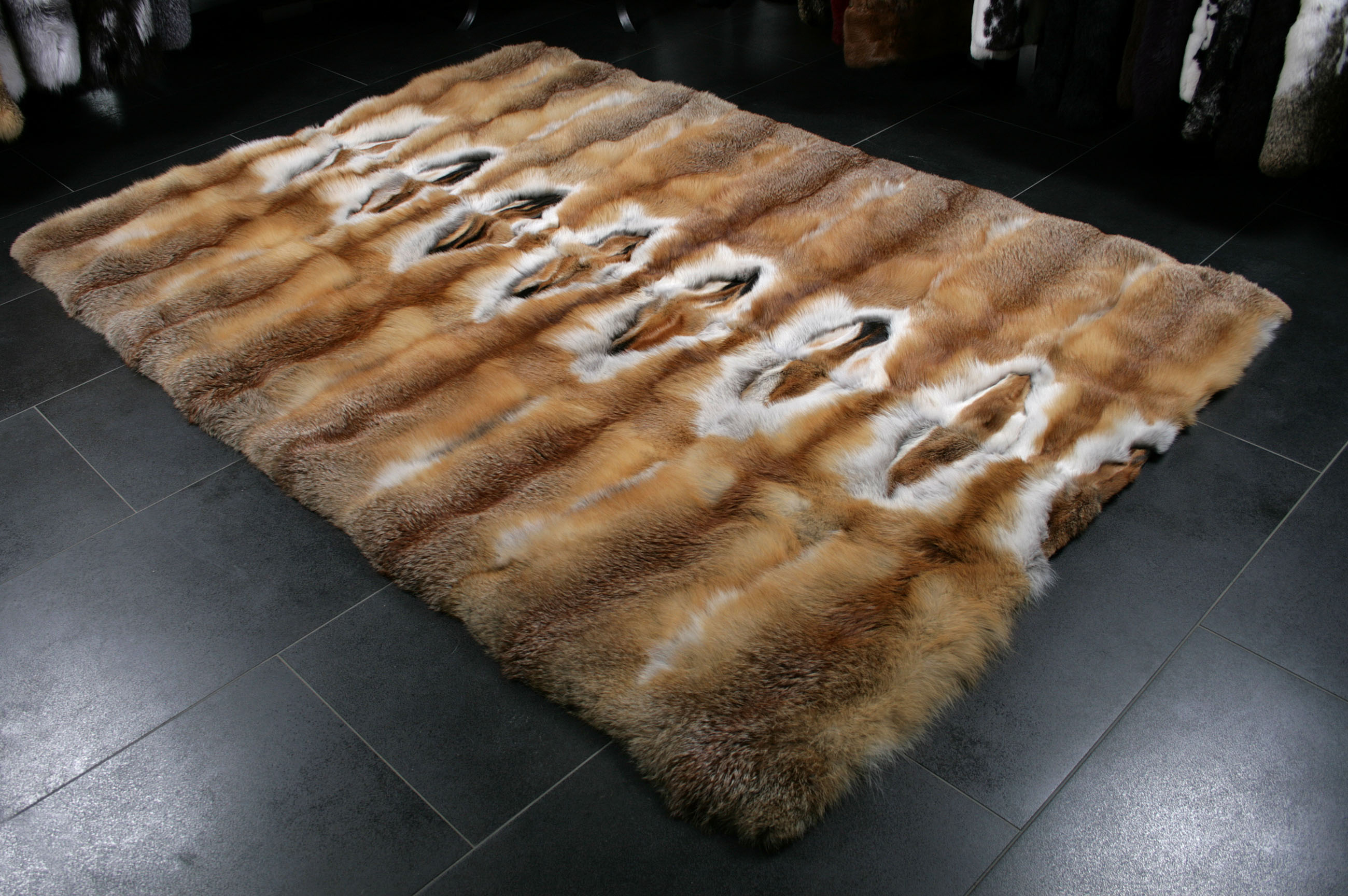 europaeischer-Rotfuchs-Teppich-naturell-1 Noble fur carpet from european red foxes