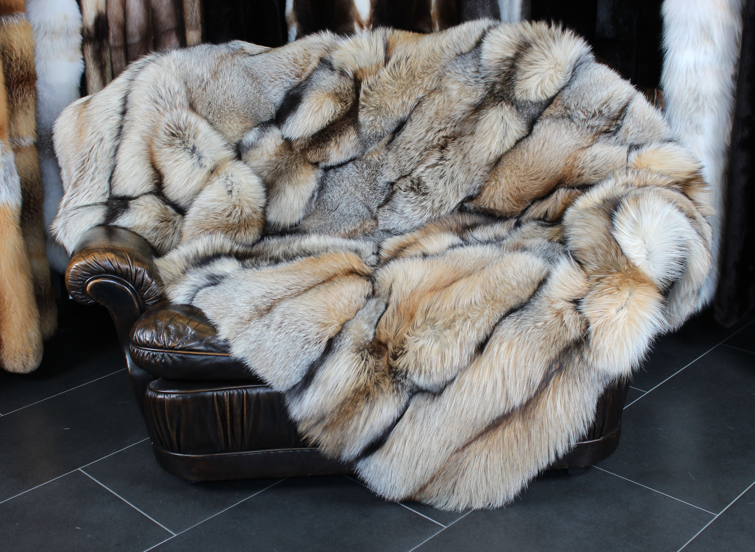 Blaufuchsdecke-SAGA-elegant-naturell-Smokey-02 SAGA Cross-Fox Blanket "Smokey"