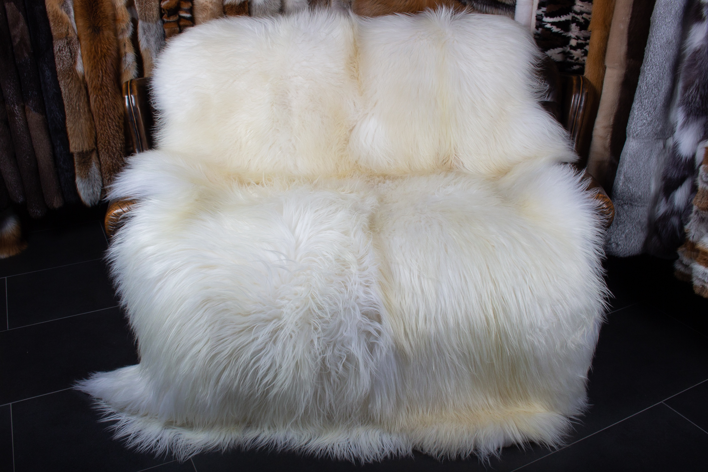 2-7700-Nordland-Schnucken-Felldecke-Lars-Paustian Nordic Lamb Fur Blanket