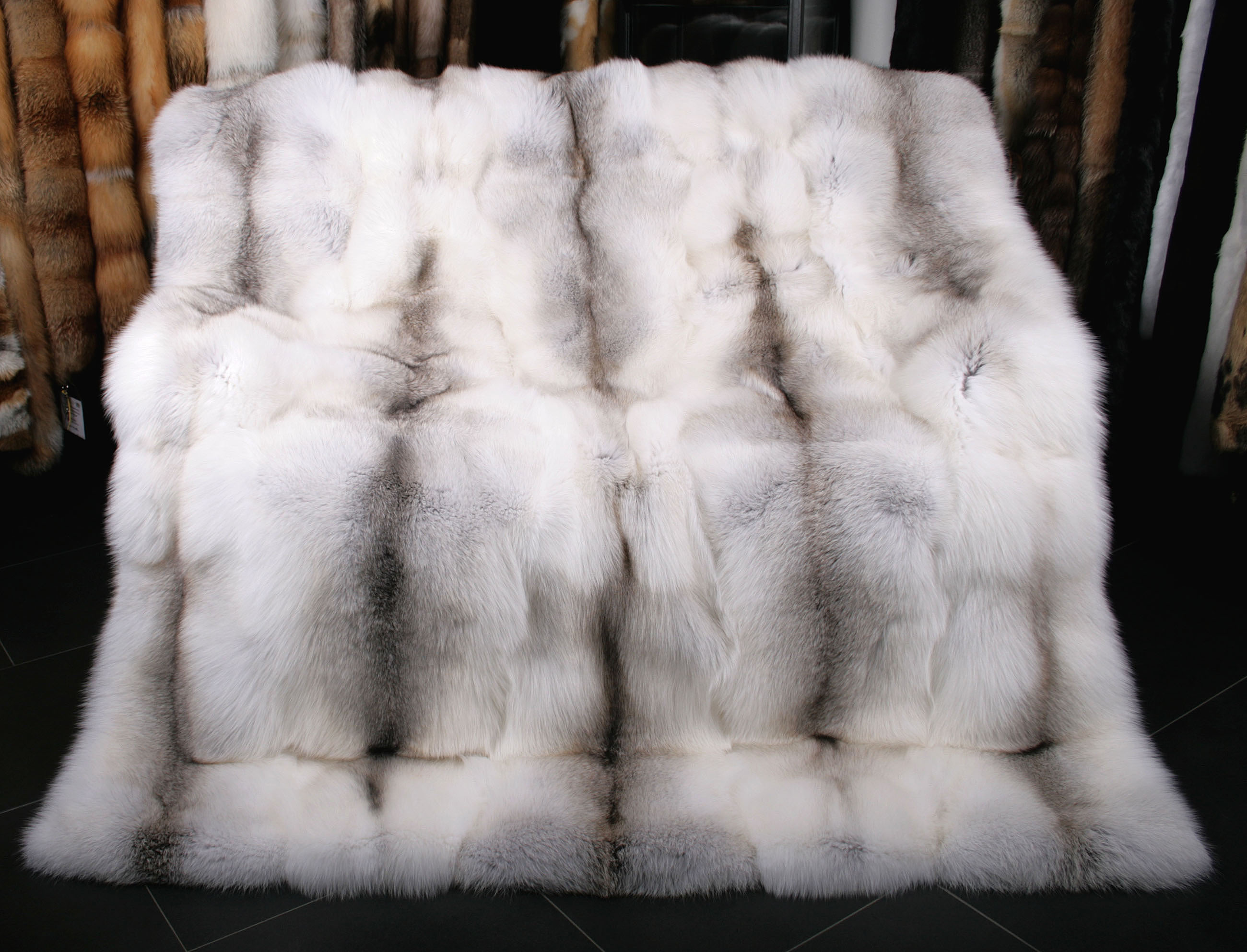 4-504-fawn-light-Felldecke-fawnlight SAGA Fawn light fur blanket