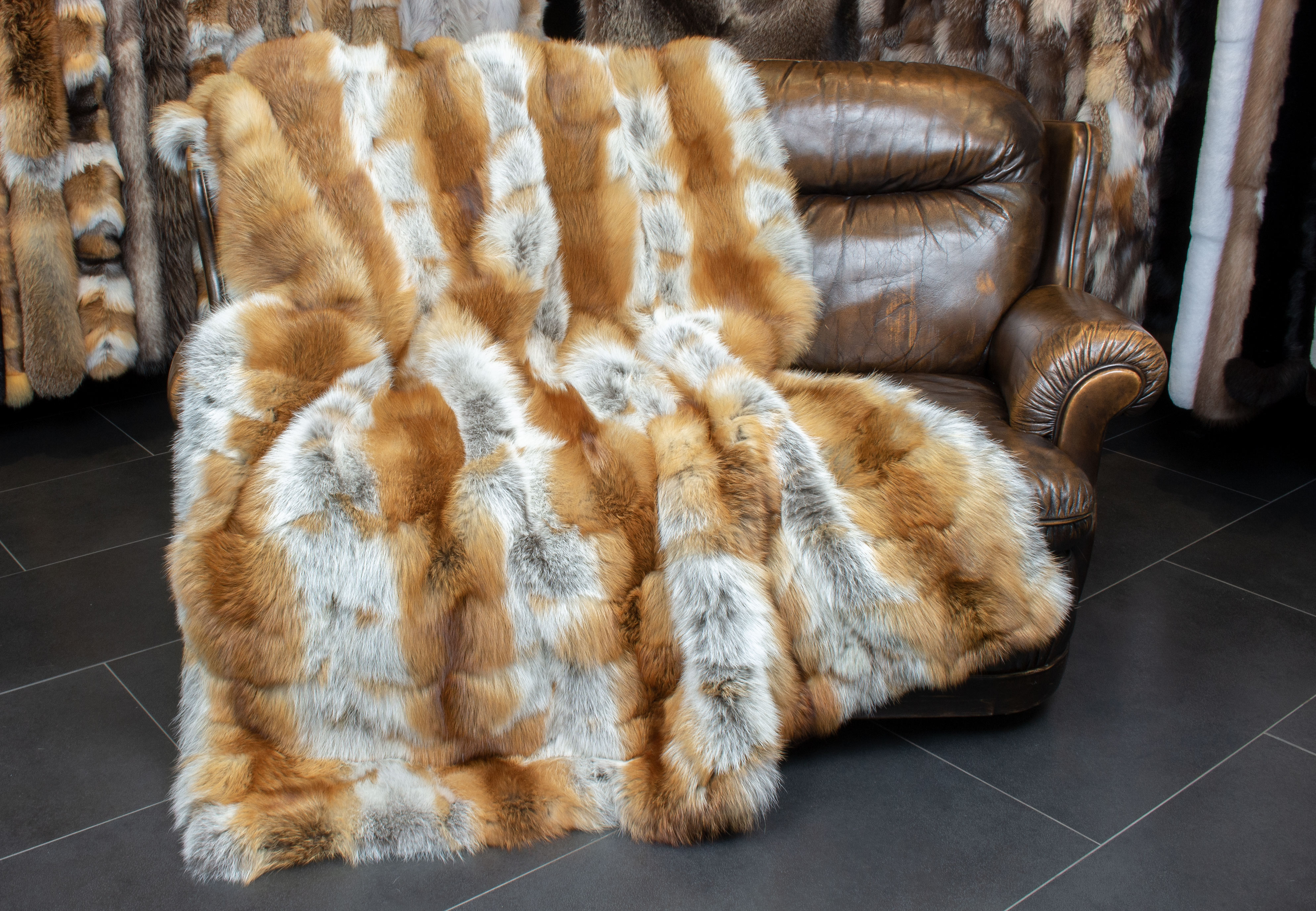 2-1369-Europaeische_Rotfuchsdecke_im_Patchwork-Design Red Fox Blanket - Patchwork Design