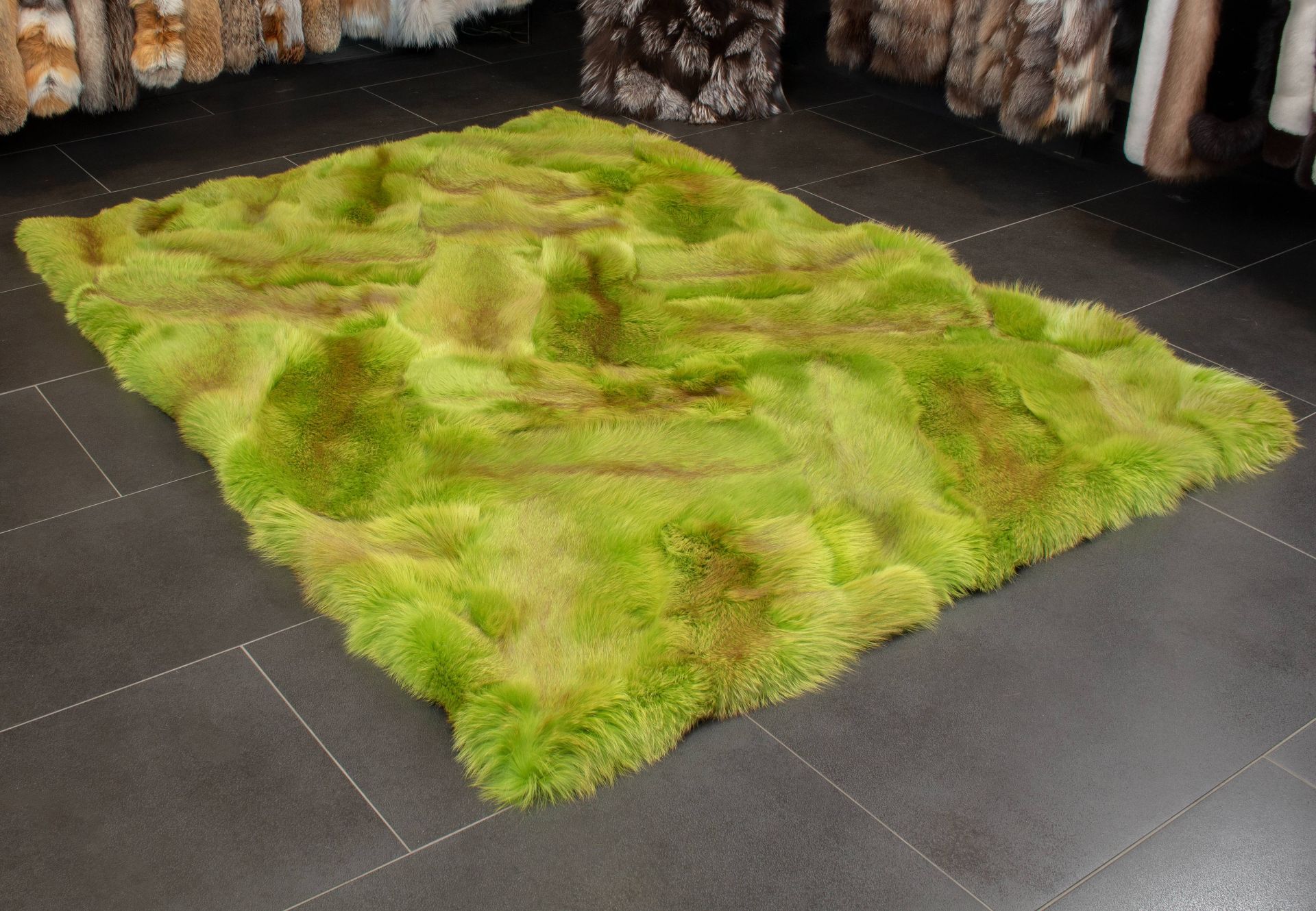 Red Fox Rug in green - 100% Real Fur